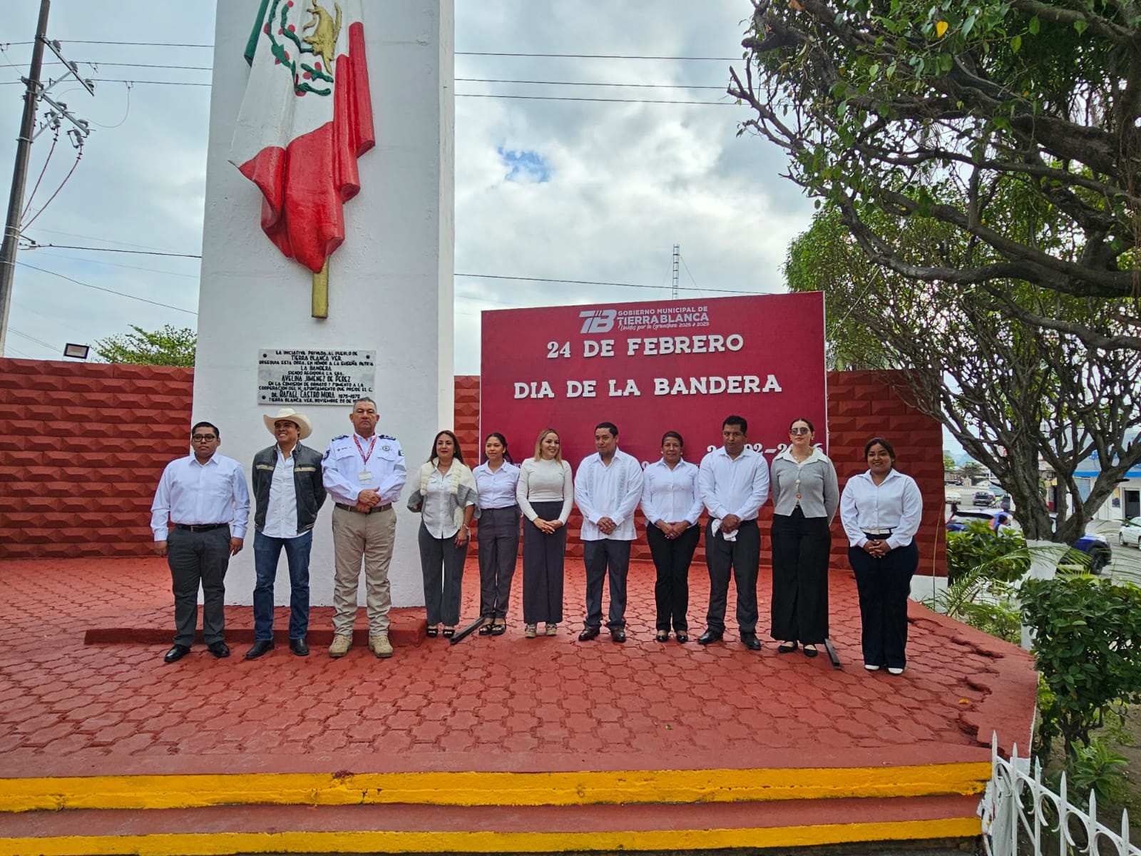 Celebran el Día de la Bandera en Tierra Blanca, con fervor, patriotismo y respeto a nuestra insignia nacional!