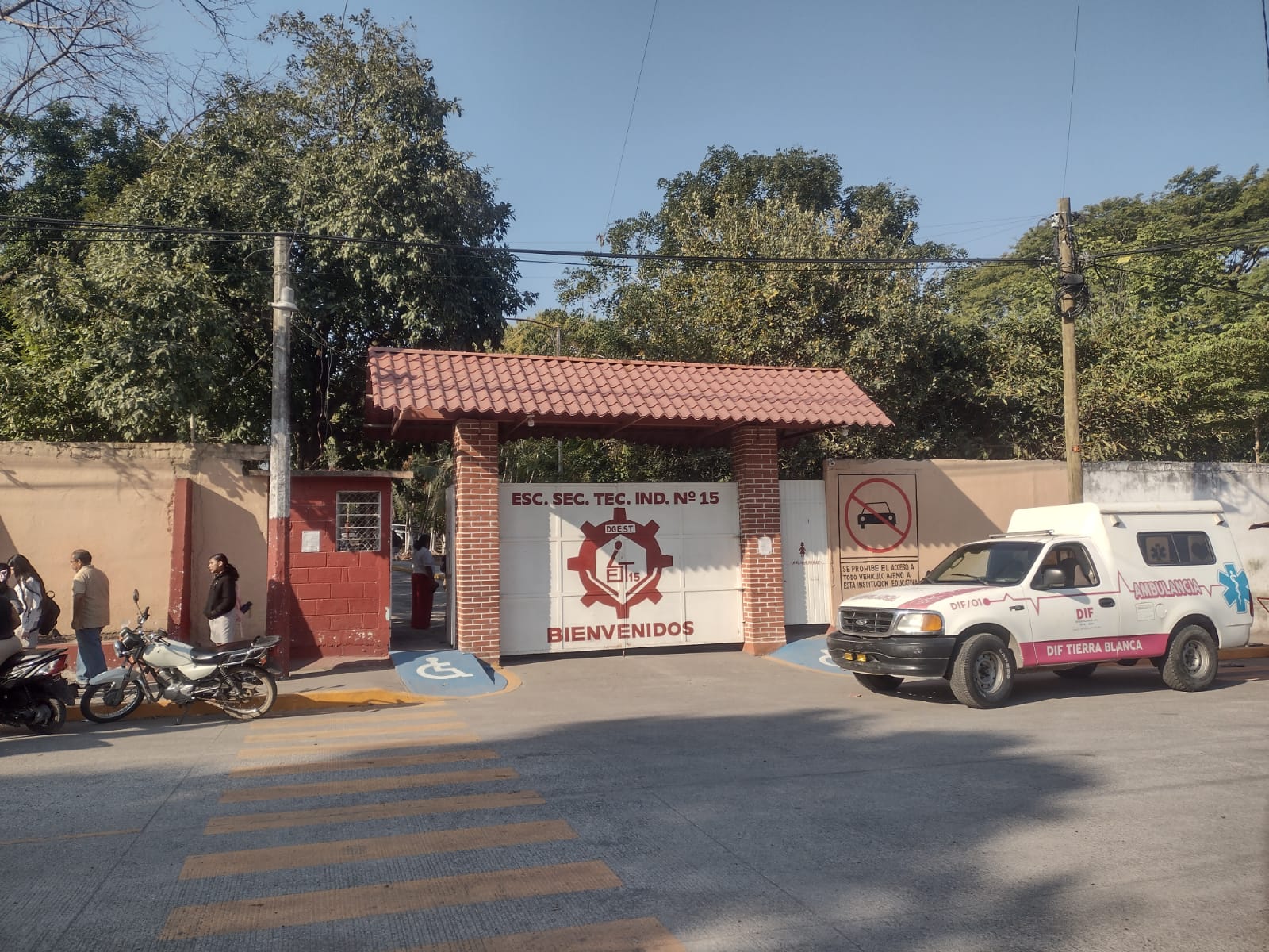 Protección Civil atiende fuga de gas y descarta riesgos en viviendas y en la Escuela Secundaria Técnica Industrial No. 15