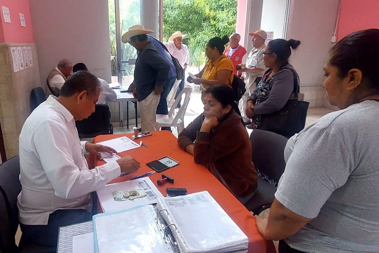 Lalo González impulsa Techo Seguro y suma más de 500 registros en Tierra Blanca.